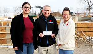 Celebration Ford gives $10,000 to Rocanville pool